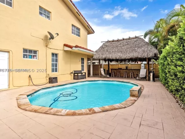 Продажа дома по адресу 13904 SW 18th Ter - фото 9393984