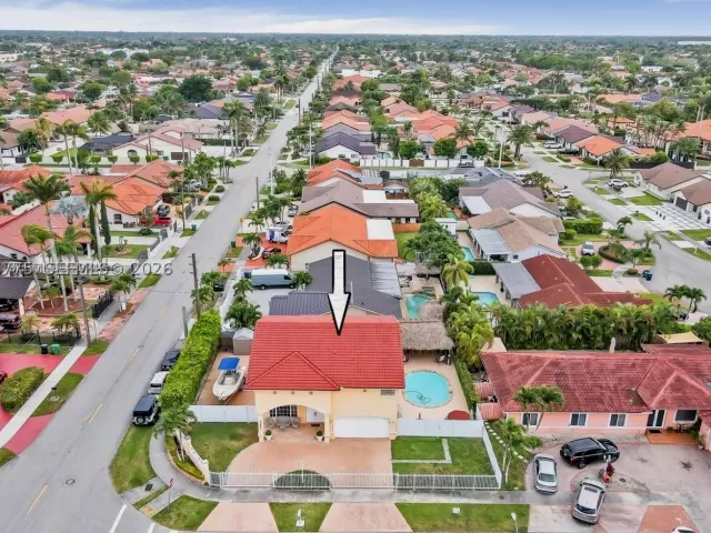 Продажа дома по адресу 13904 SW 18th Ter - фото 9393993