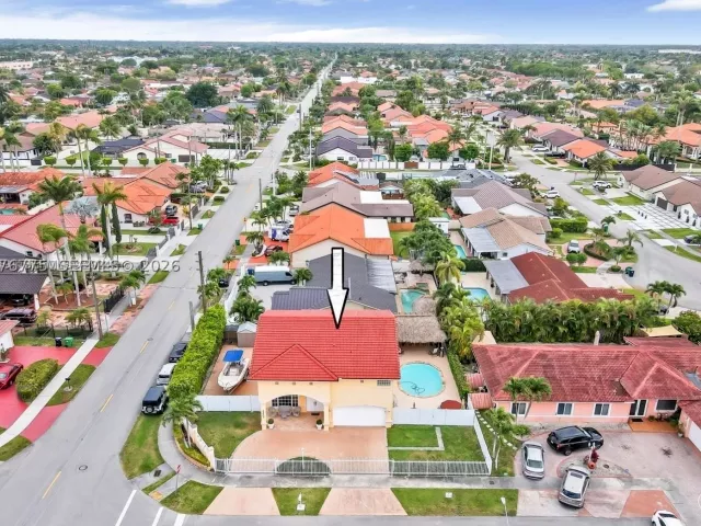 Продажа дома по адресу 13904 SW 18th Ter - фото 9393952