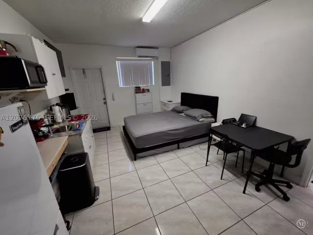 Продажа дома по адресу 13904 SW 18th Ter - фото 9393997