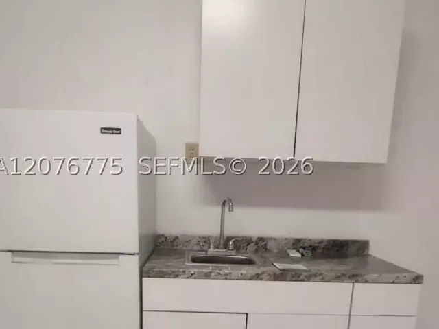 Продажа дома по адресу 13904 SW 18th Ter - фото 9394000