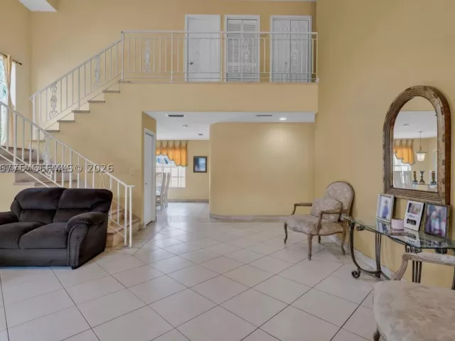Продажа дома по адресу 13904 SW 18th Ter - фото 9393953