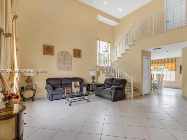 Продажа дома по адресу 13904 SW 18th Ter - фото 9393954