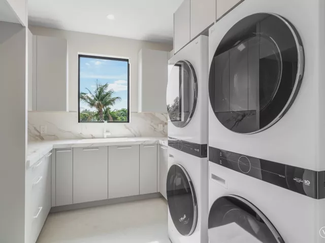Продажа дома по адресу 748 NE 72nd Street - фото 9384335