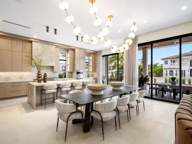 Продажа дома по адресу 748 NE 72nd Street - фото 9384302