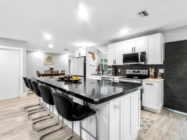 Продажа дома по адресу 4619 Coconut Boulevard - фото 9384948