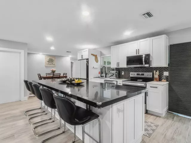 Продажа дома по адресу 4619 Coconut Boulevard - фото 9384949