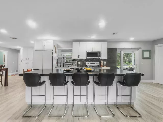 Продажа дома по адресу 4619 Coconut Boulevard - фото 9384950