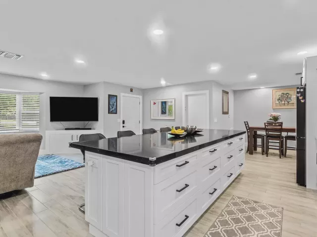 Продажа дома по адресу 4619 Coconut Boulevard - фото 9384952