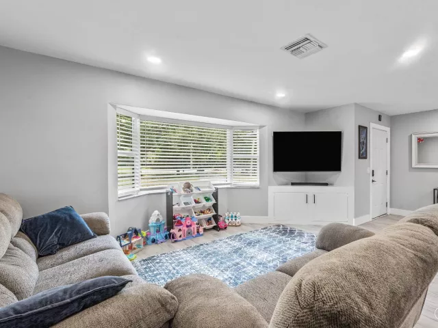 Продажа дома по адресу 4619 Coconut Boulevard - фото 9384943