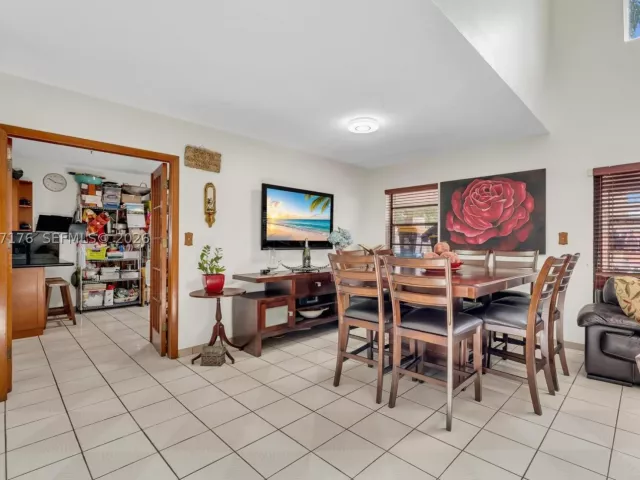 Продажа дома по адресу 9911 SW 136th Ct - фото 9386378