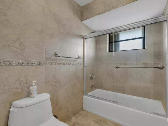 Продажа дома по адресу 9911 SW 136th Ct - фото 9386397