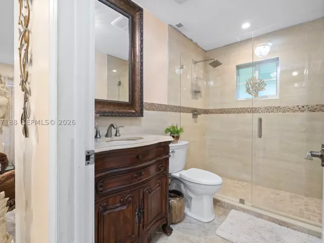 Продажа дома по адресу 2801 N 38th Ave - фото 9386810