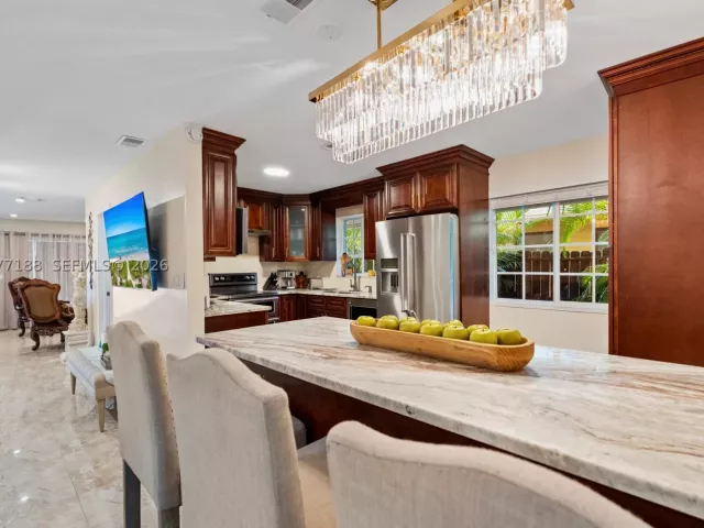Продажа дома по адресу 2801 N 38th Ave - фото 9386814