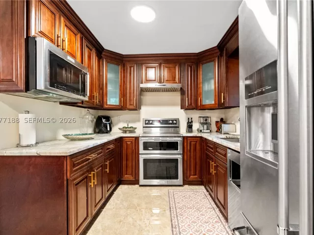 Продажа дома по адресу 2801 N 38th Ave - фото 9386816