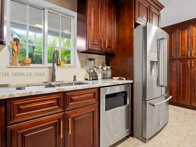 Продажа дома по адресу 2801 N 38th Ave - фото 9386817