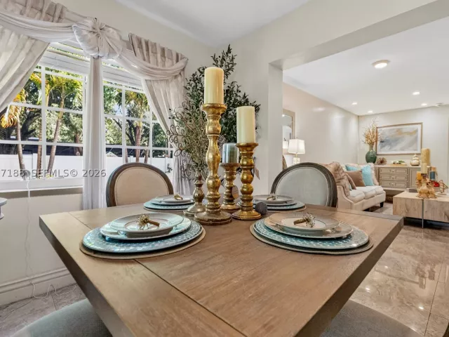 Продажа дома по адресу 2801 N 38th Ave - фото 9386818