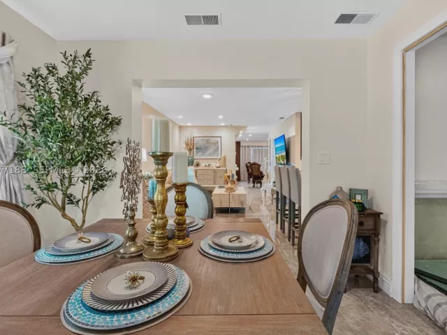 Продажа дома по адресу 2801 N 38th Ave - фото 9386820