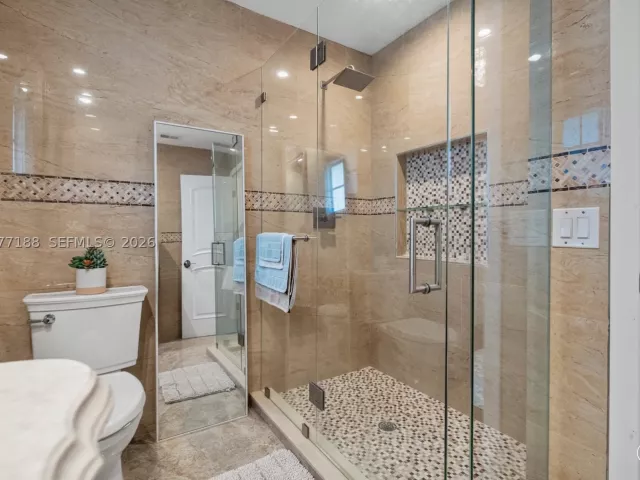 Продажа дома по адресу 2801 N 38th Ave - фото 9386827