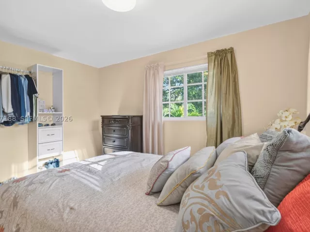 Продажа дома по адресу 2801 N 38th Ave - фото 9386830