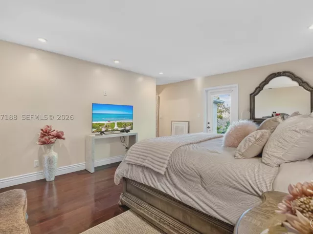 Продажа дома по адресу 2801 N 38th Ave - фото 9386833