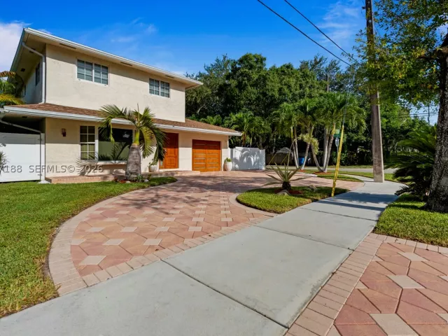 Продажа дома по адресу 2801 N 38th Ave - фото 9386800