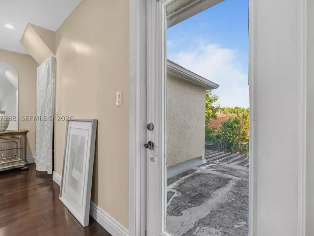 Продажа дома по адресу 2801 N 38th Ave - фото 9386839