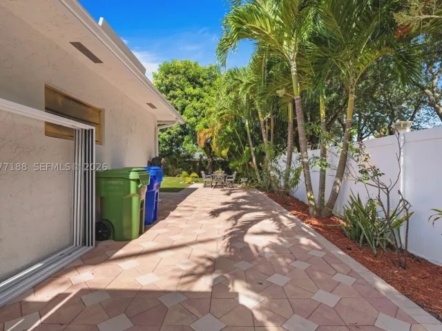 Продажа дома по адресу 2801 N 38th Ave - фото 9386842