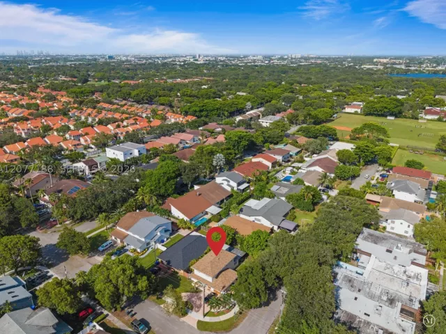 Продажа дома по адресу 2801 N 38th Ave - фото 9386848