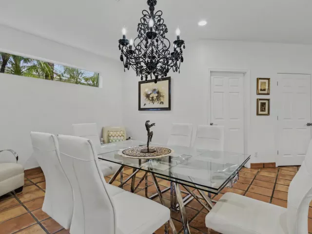 Продажа дома по адресу 7419 Panache Way - фото 9386309