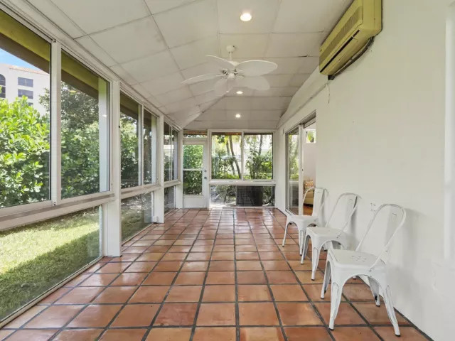 Продажа дома по адресу 7419 Panache Way - фото 9386324