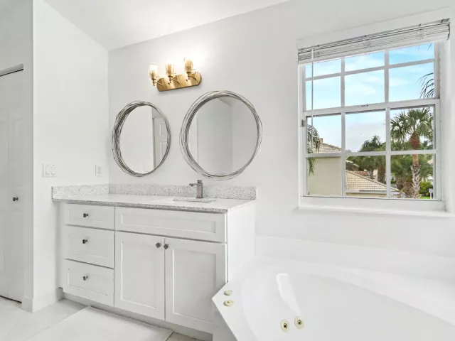 Продажа дома по адресу 7419 Panache Way - фото 9386339