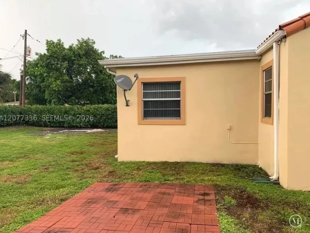 Продажа дома по адресу 4289 NW 5th St - фото 9387814