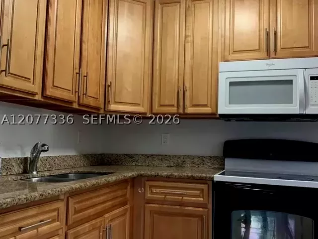 Продажа дома по адресу 4289 NW 5th St - фото 9387798
