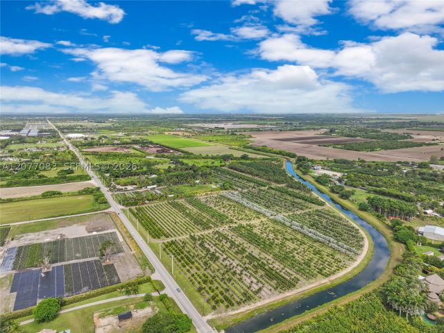 Продажа дома по адресу 15290 SW 200th St - фото 9404782