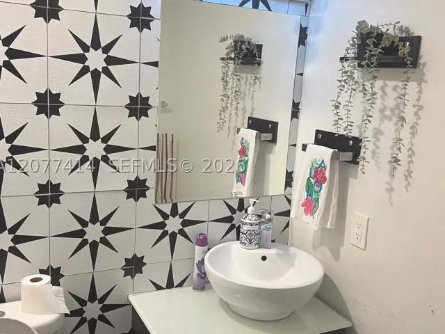 Продажа дома по адресу 5861 SW 149th Ct - фото 9389398