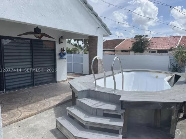 Продажа дома по адресу 5861 SW 149th Ct - фото 9389399