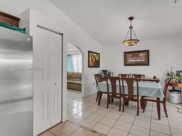 Продажа дома по адресу 18230 SW 143rd Ct - фото 9389368