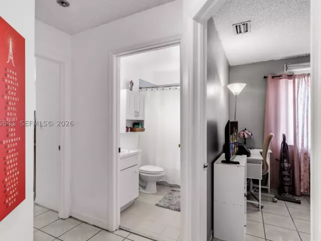 Продажа дома по адресу 18230 SW 143rd Ct - фото 9389369