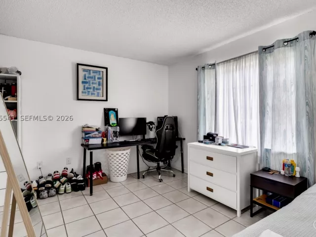 Продажа дома по адресу 18230 SW 143rd Ct - фото 9389373