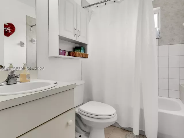 Продажа дома по адресу 18230 SW 143rd Ct - фото 9389374