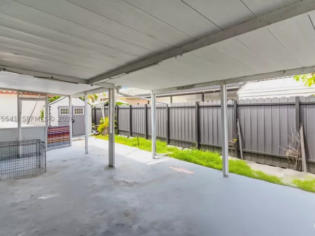 Продажа дома по адресу 18230 SW 143rd Ct - фото 9389378