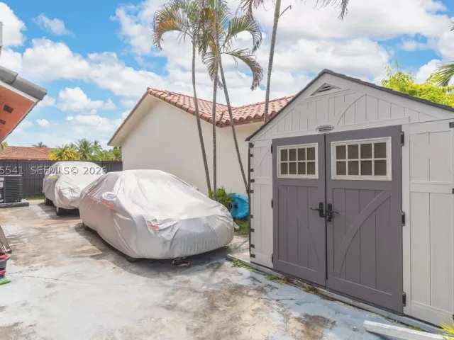 Продажа дома по адресу 18230 SW 143rd Ct - фото 9389379