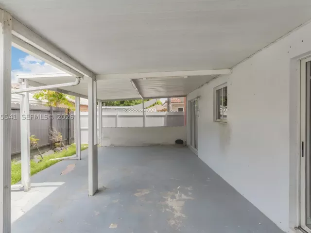Продажа дома по адресу 18230 SW 143rd Ct - фото 9389380