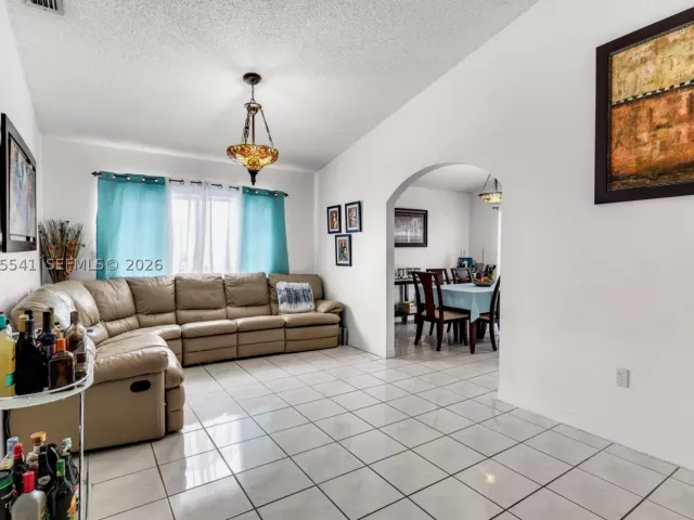 Продажа дома по адресу 18230 SW 143rd Ct - фото 9389364