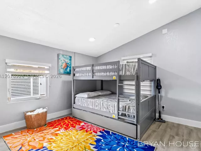 Продажа дома по адресу 3341 NW 20th St - фото 9396002