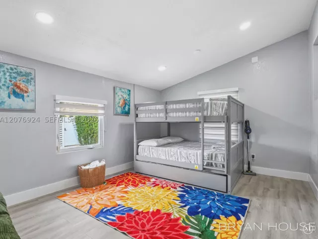 Продажа дома по адресу 3341 NW 20th St - фото 9396004
