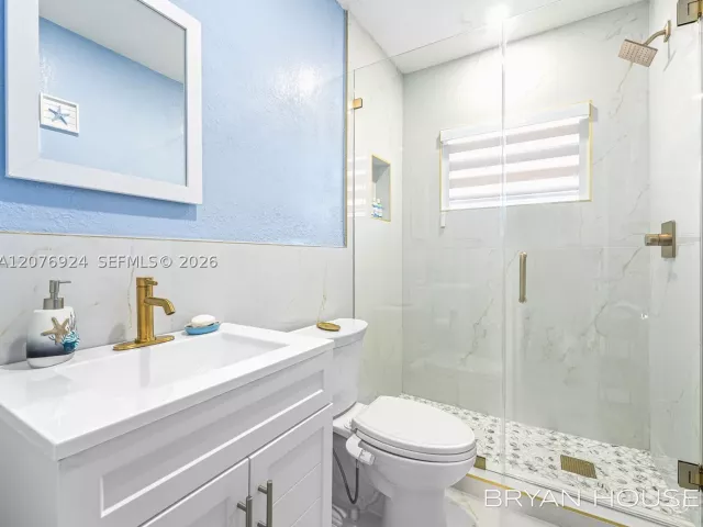 Продажа дома по адресу 3341 NW 20th St - фото 9396007