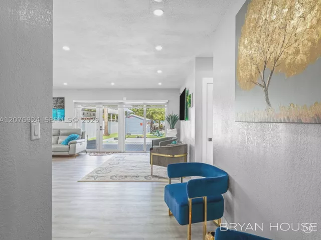 Продажа дома по адресу 3341 NW 20th St - фото 9395987
