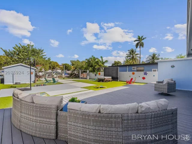 Продажа дома по адресу 3341 NW 20th St - фото 9396016